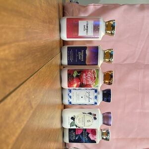 Bath & Body Works White and Blue Moisturizer & Body Oil Collection